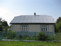 Продам будинок із земельною ділянкою в центрі міста Млинів