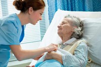 Доглядальниці в Польщу за людьми похилого віку та хворими