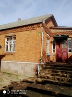 Продається будинок у с. Зіньків Віньковецького району.