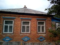 Дом находится в центре села Новая Гусаровка Балаклейский район Харьковская область