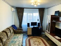 Срочно продам 3 комнатную квартиру в центре города в отличном районе по бульвару Космонавтов!!!! Без долгов!