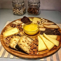 Крафтовий сирний сет до святкового столу