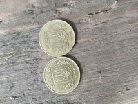 Две монеты по 25 копеек