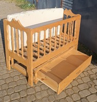 Дитяче дерев'яне ліжко та матрас
