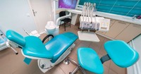 Якісне лікування зубів у дорослих та дітей з наданням гарантії