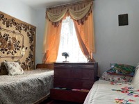 Продається 3-х кімнатна квартира в смт. Кельменці Чернівецької області.